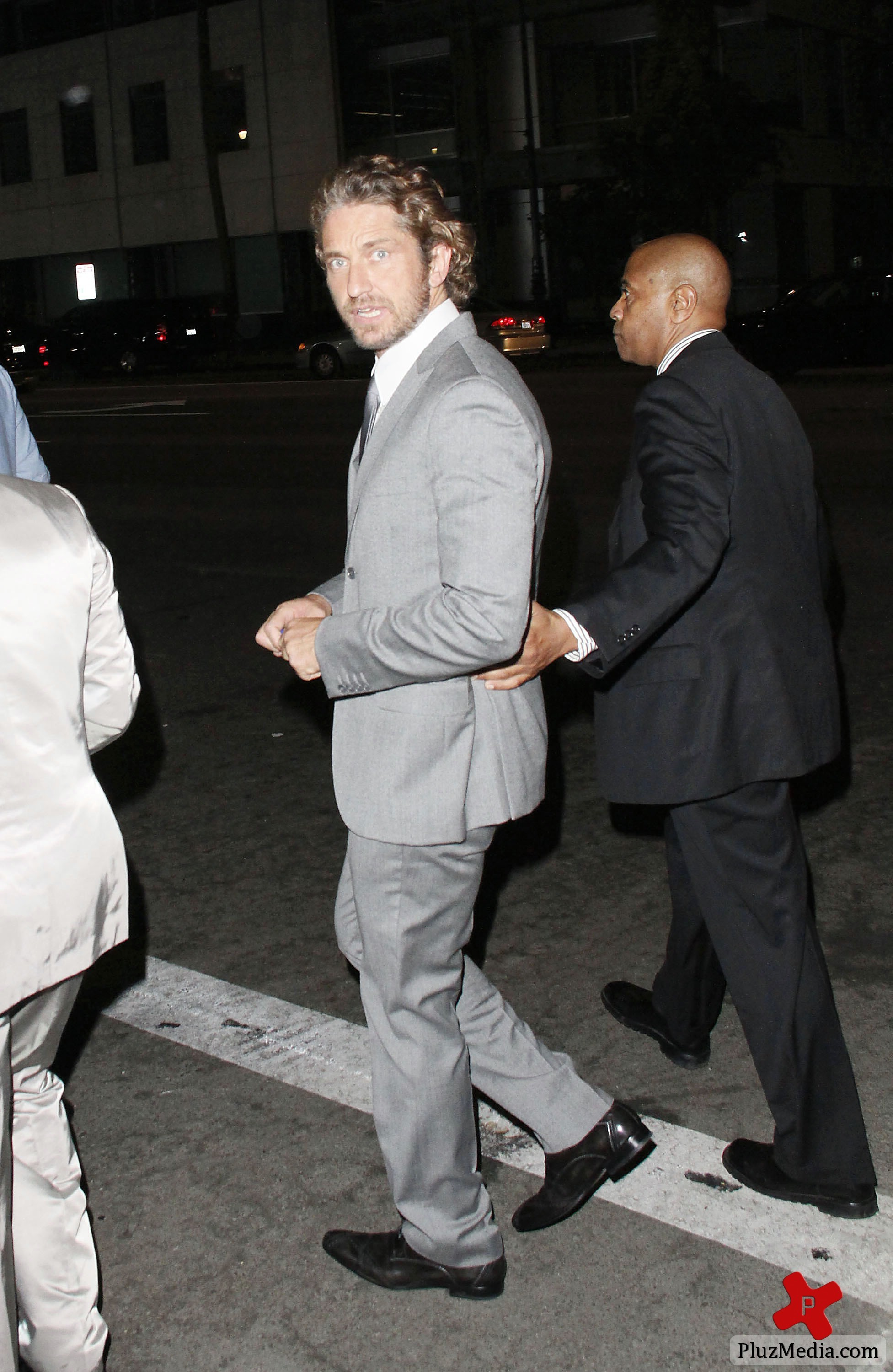 Gerard Butler signs autographs for fans at the 'Machine Gun Preacher' premiere | Picture 84216